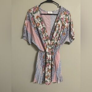 Everly Patchwork Floral Jumpsuit Romper Size Small V Neck Shorts Resort Boho